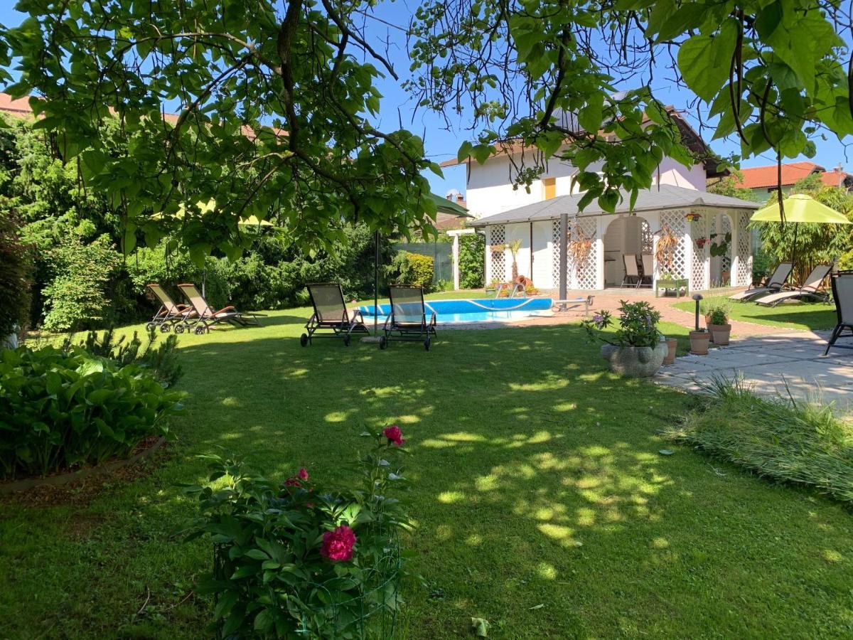 Apartment Lesce With Heated Outdoor Pool